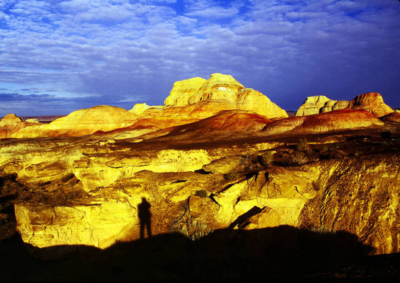 横图,彩色,室外,白天,旅游,度假,荒凉,石头,名胜古迹,丘陵,标志建筑,地标,建筑,中国,亚洲,起伏,堆积,遗迹,壮观,矿石,石子,景观,辽阔,美丽,古迹,文物,娱乐,建设,古建筑,山东,天空,自然,享受,休闲,广阔,旅游胜地,放松,摄影,人文景观,地理,风化,古文明,东亚,地貌,山东省,魔鬼城,新疆,中华人民共和国,华东地区,鲁,临沂,临沂市,风蚀,石化,风蚀地貌,岩石层,山石,石块,岩石,旅行,地质,双堠镇,五彩山,沂南,沂南县,bj174