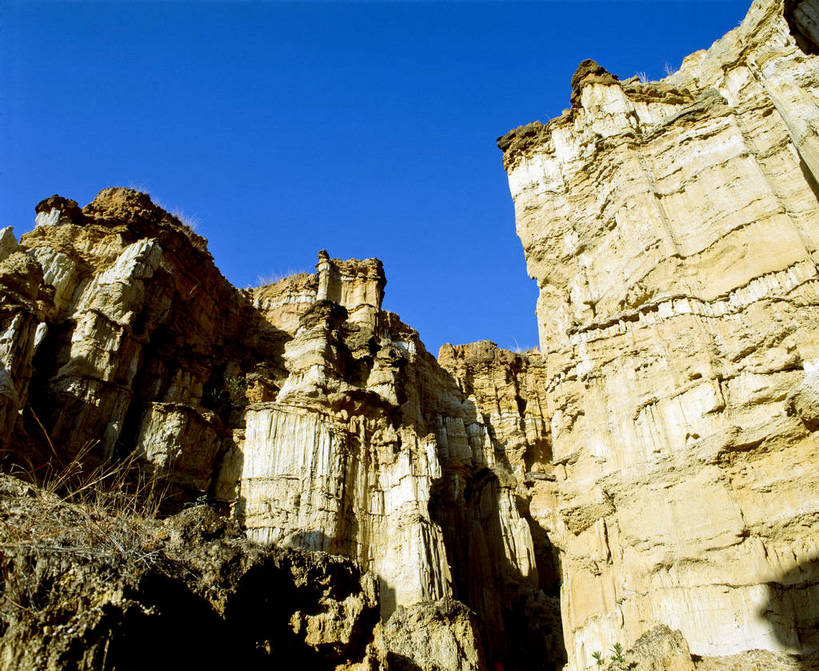 横图,白天,仰视,中国,亚洲,云南,白云,蓝天,摄影,晴朗,东亚,土林,中华人民共和国,彩图,元谋,bj174