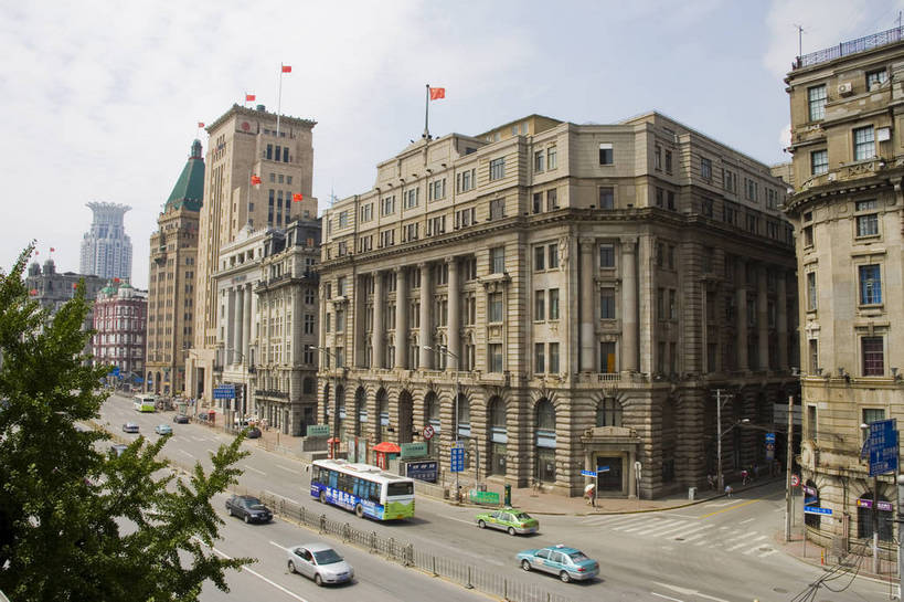 横图,彩色,室外,白天,大厦,建筑,街道,上海,中国,亚洲,交通,白云,蓝天,外滩,摄影,欧式建筑,东亚,中华人民共和国,商业,大楼,bj174