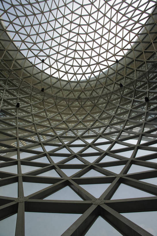 竖图,彩色,室外,白天,仰视,窗户,大厦,建筑,玻璃,上海,中国,亚洲,透明,都市,现代,摄影,上海科技馆,东亚,中华人民共和国,大楼,bj174