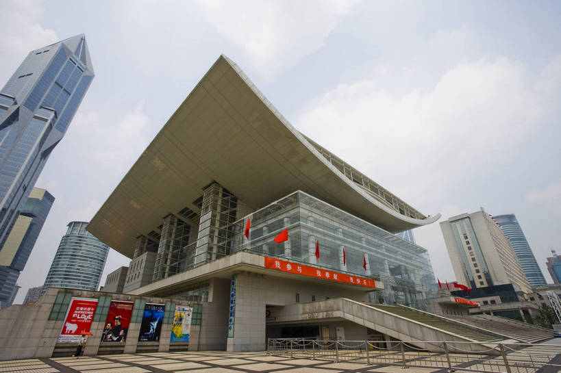 横图,彩色,室外,白天,大厦,建筑,上海,中国,亚洲,白云,蓝天,摄影,上海大剧院,东亚,中华人民共和国,大楼,bj174