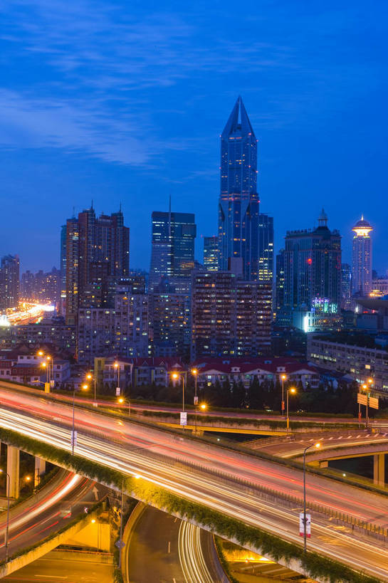 竖图,全景,俯视,彩色,美景,城市风光,大桥,道路,建筑,街道,立交桥,路,桥梁,夜景,公路,上海,中国,亚洲,景观,高架,建筑群,桥,灯光,车流,交通,现代建筑,延安路高架,灿烂,景色,运输,摄影,高架桥,立体交通,东亚,高架道路,跨线桥,中华人民共和国,马路,bj174