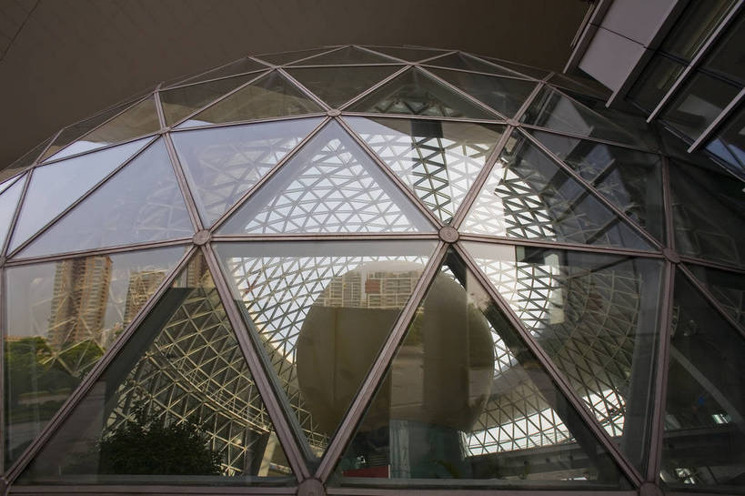 横图,彩色,室外,特写,白天,旅游,度假,名胜古迹,标志建筑,地标,建筑,上海,中国,亚洲,局部,遗迹,景观,古迹,文物,娱乐,建设,古建筑,浦东,享受,休闲,旅游胜地,放松,摄影,上海科技馆,部分,申,科技馆,玻璃幕墙,浦东新区,世纪大道,古文明,东亚,上海市,中华人民共和国,沪,华东地区,旅行,bj174