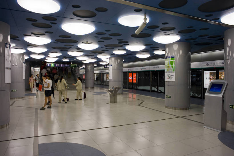 横图,彩色,旅游,地铁,车站,北京,中国,亚洲,灯光,站台,轨道交通,交通,旅客,运输,摄影,东亚,中华人民共和国,发达,旅行,bj174