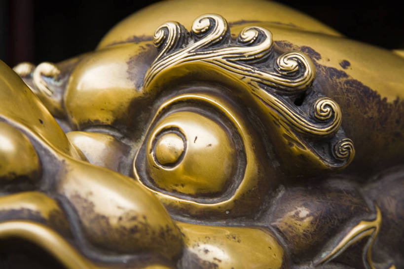 无人,横图,彩色,室外,特写,白天,旅游,建筑,哺乳动物,野生动物,狮子,雕塑,中国,亚洲,局部,辟邪,艺术,装饰,雕刻,雕像,塑像,文化遗产,文化,文物,动物,工艺品,祈祷,健康,许愿,摄影,四川省,纪念,部分,祈求,美术,中国文化,主题,凶猛,陈列,东亚,成都,中华人民共和国,功能,美学,驱邪,祛邪,避邪,守护神,文殊院,残暴,平安,凶残,旅行,铜雕,传统文化,铜狮,铜狮子,bj174