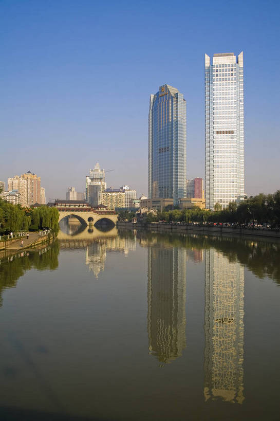 竖图,彩色,室外,白天,城市风光,标志建筑,地标,建筑,中国,亚洲,景观,建筑群,古典,建设,现代建筑,竖,摄影,四川省,东亚,四川,廊桥,成都,成都市,中华人民共和国,省会,西南地区,川,蜈蚣桥,江,虹桥,锦江区,安顺廊桥,安顺桥,bj174