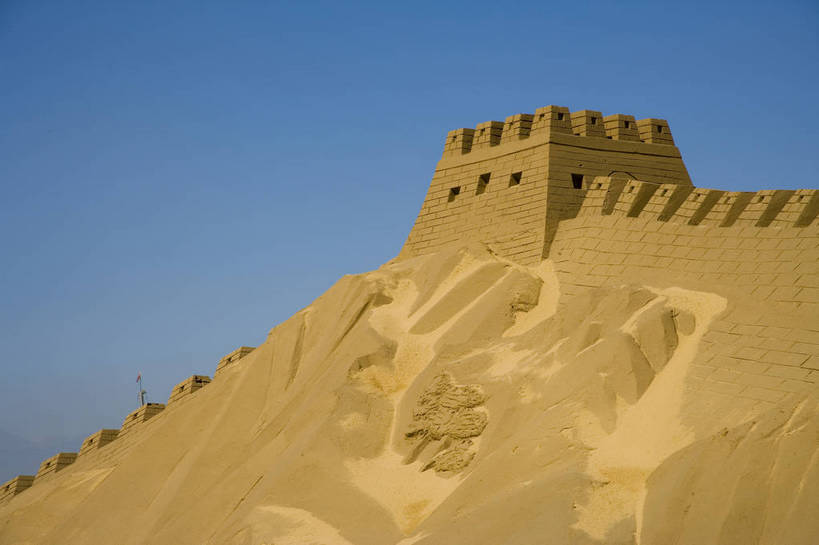 无人,横图,彩色,室外,白天,旅游,度假,名胜古迹,标志建筑,地标,建筑,中国,亚洲,遗迹,造型,城堡,古迹,文物,娱乐,建设,古建筑,享受,休闲,旅游胜地,放松,摄影,人文景观,沙雕,沙砾,古文明,东亚,宁夏,银川,中华人民共和国,西北地区,宁夏回族自治区,宁,石嘴山,石嘴山市,旅行,沙湖,沙湖生态旅游区,平罗,平罗县,bj174