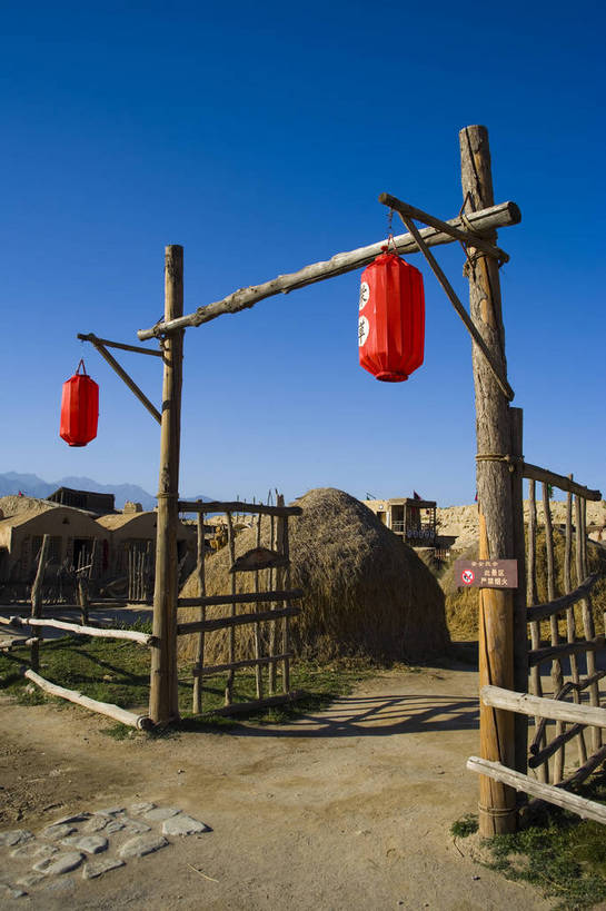 无人,竖图,彩色,室外,特写,白天,旅游,度假,名胜古迹,标志建筑,地标,建筑,中国,亚洲,遗迹,古迹,文物,娱乐,建设,古建筑,享受,休闲,旅游胜地,放松,竖,摄影,人文景观,古代建筑,中国文化,古文明,东亚,宁夏,银川,镇北堡影视城,影视城,首府,中华人民共和国,西北地区,银川市,宁夏回族自治区,宁,旅行,镇北堡,镇北堡西部影视城,bj174