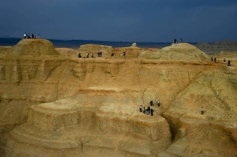 横图,彩色,室外,特写,白天,旅游,度假,名胜古迹,峡谷,标志建筑,地标,建筑,中国,亚洲,遗迹,古迹,文物,娱乐,建设,古建筑,自然,奇石,享受,休闲,旅游胜地,放松,摄影,自然风光,古文明,东亚,地貌,魔鬼城,新疆,乌尔禾风城,克拉玛依,中华人民共和国,新疆维吾尔自治区,西北地区,克拉玛依市,石头城,旅行,准噶尔,准噶尔盆地,地质,新,bj174