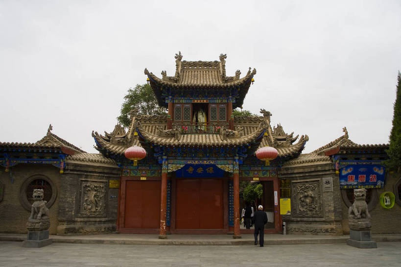 横图,彩色,室外,特写,白天,旅游,度假,名胜古迹,标志建筑,地标,建筑,中国,亚洲,遗迹,文化遗产,古迹,文物,娱乐,建设,古建筑,享受,休闲,旅游胜地,放松,摄影,人文景观,古代建筑,中国文化,古文明,东亚,宁夏,高庙,中卫,中华人民共和国,民族建筑,旅行,bj174