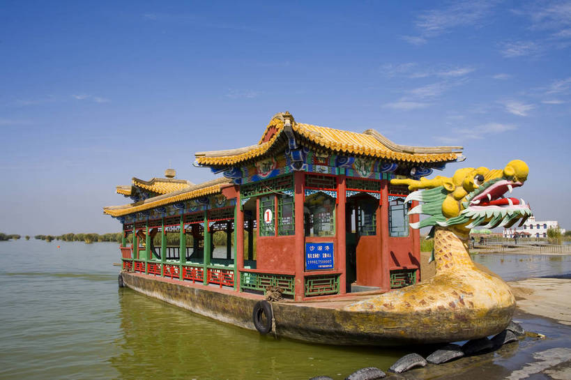 无人,横图,彩色,室外,白天,旅游,度假,湖泊,名胜古迹,水,植物,标志建筑,地标,建筑,中国,亚洲,遗迹,古迹,文物,娱乐,建设,古建筑,游船,自然,享受,休闲,旅游胜地,放松,摄影,古文明,东亚,宁夏,银川,中华人民共和国,西北地区,宁夏回族自治区,宁,石嘴山,石嘴山市,自然景观,旅行,沙湖,沙湖生态旅游区,平罗,平罗县,bj174