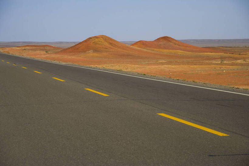 无人,横图,彩色,室外,白天,道路,中国,亚洲,矿石,景观,红色,自然,摄影,矿山,自然风光,东亚,新疆,中华人民共和国,新疆维吾尔自治区,西北地区,昌吉,昌吉回族自治州,马路,昌吉州,新,吉木萨尔县,火烧山,bj174