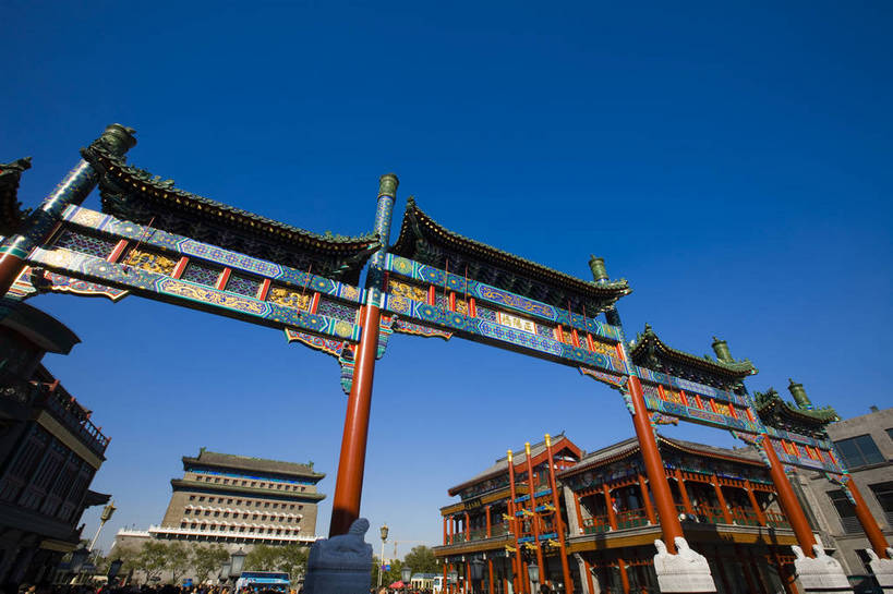 横图,彩色,室外,特写,白天,旅游,度假,美景,名胜古迹,标志建筑,道路,地标,建筑,街道,路,公路,北京,中国,亚洲,遗迹,景观,牌坊,交通,古迹,文物,娱乐,建设,古建筑,蓝天,享受,休闲,旅游胜地,景色,放松,摄影,城楼,古代建筑,前门,古文明,东亚,中华人民共和国,马路,旅行,大栅栏,传统文化,bj174