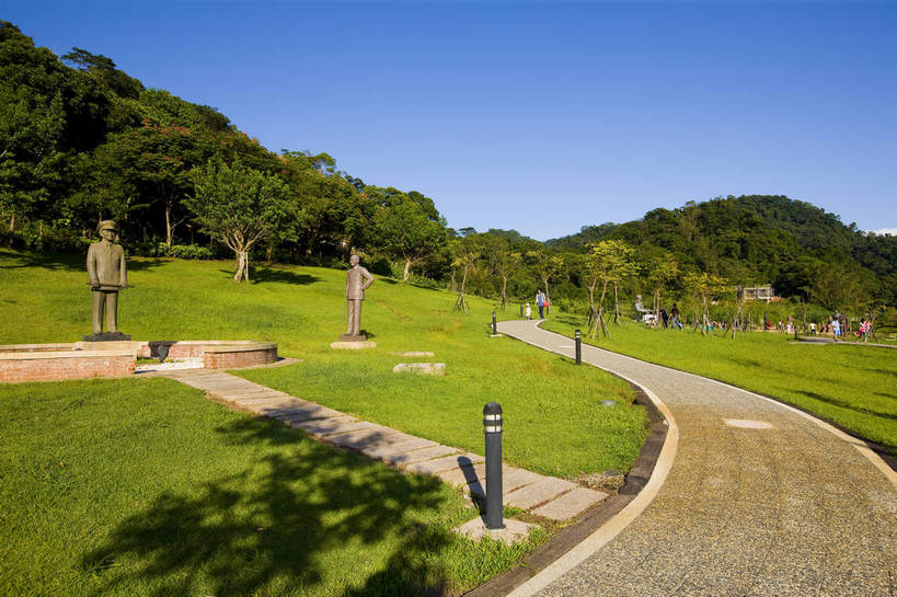 公园,横图,彩色,室外,白天,草坪,树林,雕塑,台湾,中国,亚洲,雕像,蓝天,绿地,摄影,纪念,蒋介石,东亚,台北,桃园县,港澳台,中华人民共和国,台湾省,慈湖,大溪镇,桃园,台,蒋中正,慈湖蒋陵,bj174