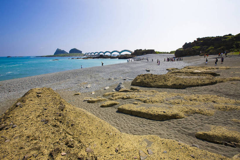 公园,横图,彩色,室外,白天,旅游,度假,名胜古迹,标志建筑,地标,建筑,台湾,中国,亚洲,遗迹,海岸,桥,海湾,古迹,文物,娱乐,建设,古建筑,蓝天,享受,休闲,旅游胜地,放松,摄影,海滨,古文明,东亚,三仙台,中华人民共和国,海,海滩,旅行,bj174