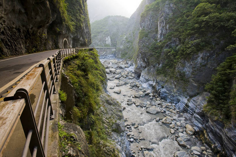 无人,公园,横图,彩色,室外,白天,旅游,度假,名胜古迹,山,树林,峡谷,标志建筑,道路,地标,建筑,台湾,中国,亚洲,遗迹,景观,山路,山谷,古迹,文物,娱乐,建设,古建筑,自然,溪水,享受,休闲,旅游胜地,放松,摄影,国家公园,古文明,东亚,花莲县,南投县,港澳台,中华人民共和国,台湾省,台中,台中市,太鲁阁国家公园,花莲,南投,次高太鲁阁国立公园,台,台湾太鲁阁国家公园,太鲁阁,bj174