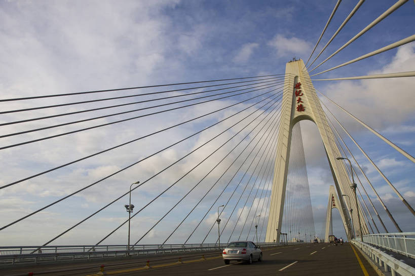 横图,彩色,室外,特写,白天,旅游,大桥,道路,建筑,中国,亚洲,景观,桥,交通,现代建筑,海南,天空,旅游胜地,摄影,海南省,东亚,中华人民共和国,华南地区,省会,海口,海口市,琼,旅行,海口世纪大桥,龙华区,世纪大桥,bj174