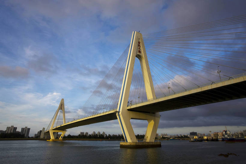 无人,横图,彩色,室外,特写,白天,旅游,城市风光,大桥,建筑,中国,亚洲,景观,桥,跨海大桥,现代建筑,海南,天空,旅游胜地,摄影,海南省,海滨,东亚,中华人民共和国,华南地区,省会,海口,海口市,琼,旅行,海口世纪大桥,龙华区,世纪大桥,bj174