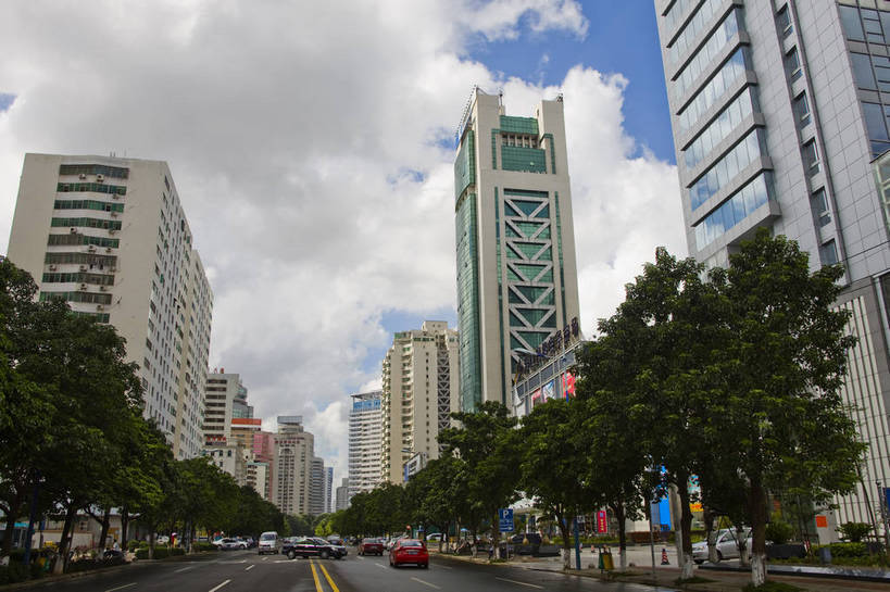 横图,彩色,室外,白天,旅游,城市风光,道路,建筑,中国,亚洲,景观,建筑群,交通,现代建筑,海南,天空,旅游胜地,摄影,东亚,中华人民共和国,海口,马路,旅行,bj174