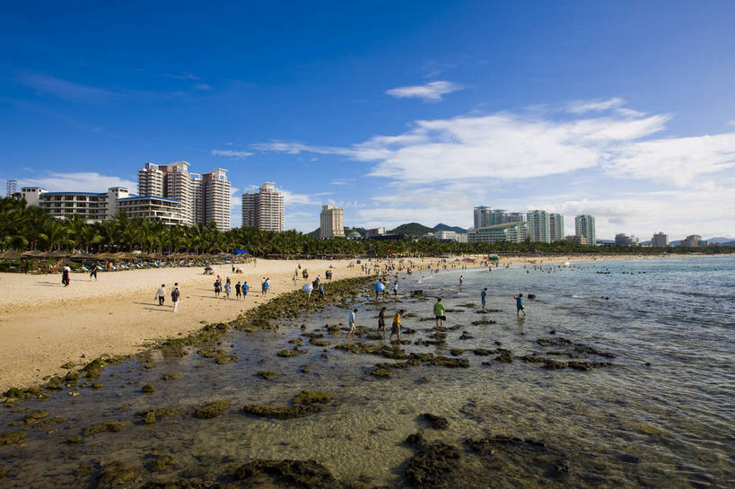 横图,彩色,室外,白天,旅游,沙滩,建筑,三亚,中国,亚洲,游人,建筑群,海南,天空,休闲,旅游胜地,摄影,海南省,海滨,东亚,三亚市,中华人民共和国,华南地区,琼,海,海滩,旅行,大东海,bj174