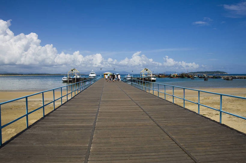 横图,彩色,室外,白天,旅游,沙滩,三亚,中国,亚洲,游人,海南,天空,休闲,旅游胜地,摄影,海滨,东亚,中华人民共和国,海,海滩,旅行,蜈支洲岛,bj174