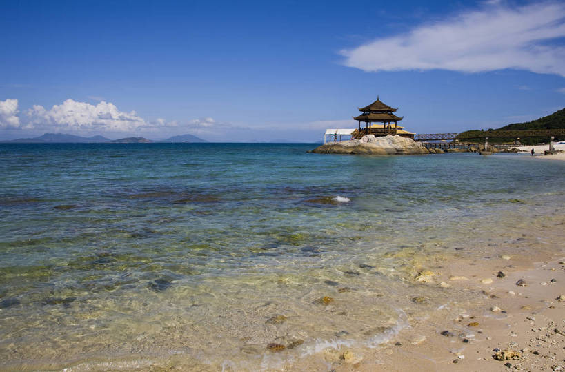 横图,彩色,室外,白天,旅游,沙滩,三亚,中国,亚洲,亭子,云,海南,天空,自然,凉亭,休闲,旅游胜地,摄影,风光,海滨,东亚,中华人民共和国,海,海滩,旅行,蜈支洲岛,bj174