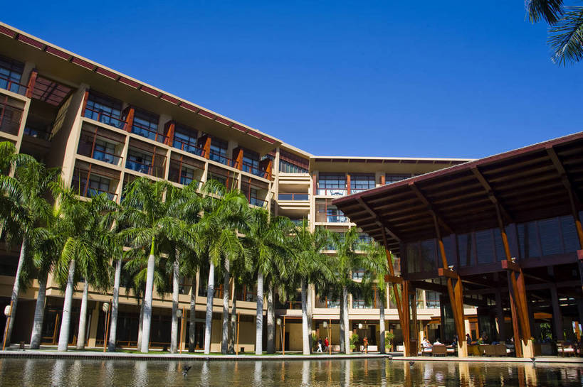 横图,彩色,室外,白天,旅游,建筑,酒店,椰树,三亚,中国,亚洲,景观,水池,海湾,海南,天空,休闲,旅游胜地,摄影,海南省,度假村,东亚,三亚市,中华人民共和国,华南地区,琼,旅行,亚龙湾,红树林酒店,亚龙湾国家旅游度假区,bj174