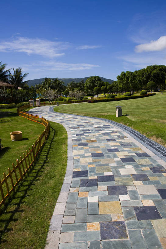 公园,竖图,彩色,室外,白天,旅游,草坪,树林,三亚,中国,亚洲,景观,园艺,小路,海湾,海南,天空,绿地,休闲,旅游胜地,竖,摄影,海南省,度假村,东亚,三亚市,中华人民共和国,华南地区,琼,旅行,亚龙湾,亚龙湾国家旅游度假区,三亚凯莱度假酒店,bj174