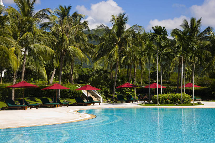 横图,彩色,室外,白天,旅游,树林,建筑,酒店,三亚,中国,亚洲,躺椅,景观,海湾,海南,天空,休闲,旅游胜地,摄影,海南省,度假村,东亚,三亚市,中华人民共和国,华南地区,琼,旅行,旅店,亚龙湾,亚龙湾国家旅游度假区,三亚凯莱度假酒店,bj174