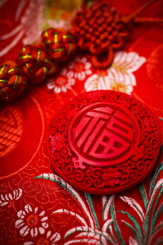 无人,竖图,彩色,室内,静物,刺绣,中国,装饰,牌子,图片,艺术品,绣花,装饰品,两个,中国结,竖,摄影,礼品,中国文化,东亚,福,影棚拍摄,传统文化,bj174