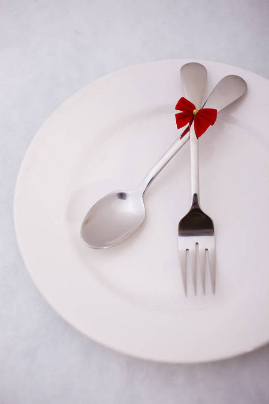 无人,竖图,彩色,室内,静物,中国,叉子,图片,勺子,艺术品,装饰品,两个,蝴蝶结,调羹,汤匙,竖,摄影,礼品,东亚,影棚拍摄,羹匙,bj174
