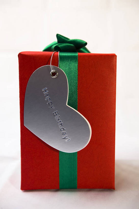 无人,竖图,彩色,室内,生日,静物,礼盒,中国,庆祝,图片,贺卡,艺术品,祝福,文化,盒子,装饰品,一个,蝴蝶结,卡片,竖,摄影,礼品,单个,庆贺,祝贺,礼仪,出生,祝愿,东亚,诞生,影棚拍摄,bj174