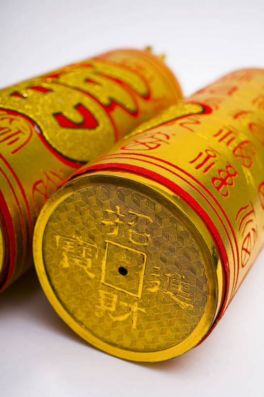 无人,竖图,彩色,室内,特写,静物,鞭炮,中国,春节,新年,节日,图片,装饰品,两个,福字,饰品,竖,摄影,中国文化,东亚,爆竹,影棚拍摄,传统文化,bj174