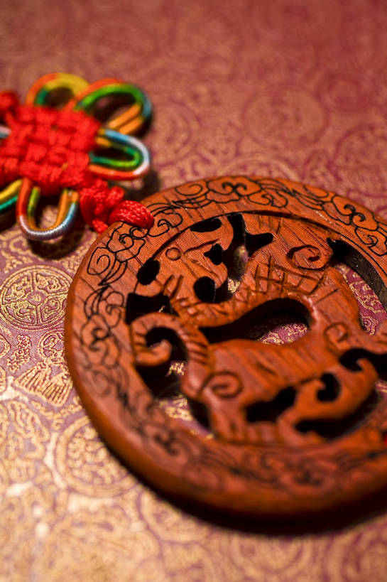 无人,竖图,彩色,室内,特写,静物,木雕,中国,春节,新年,节日,图片,装饰品,一个,饰品,中国结,竖,摄影,单个,中国文化,东亚,影棚拍摄,传统文化,bj174