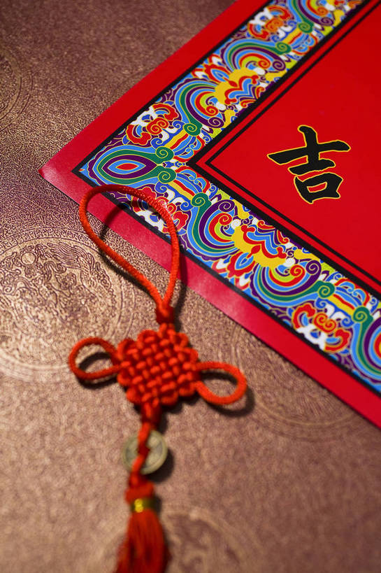 无人,竖图,彩色,室内,特写,静物,中国,春节,新年,节日,图片,装饰品,一个,饰品,贴画,中国结,竖,摄影,单个,铜板,中国文化,东亚,铜钱,影棚拍摄,传统文化,年画,bj174