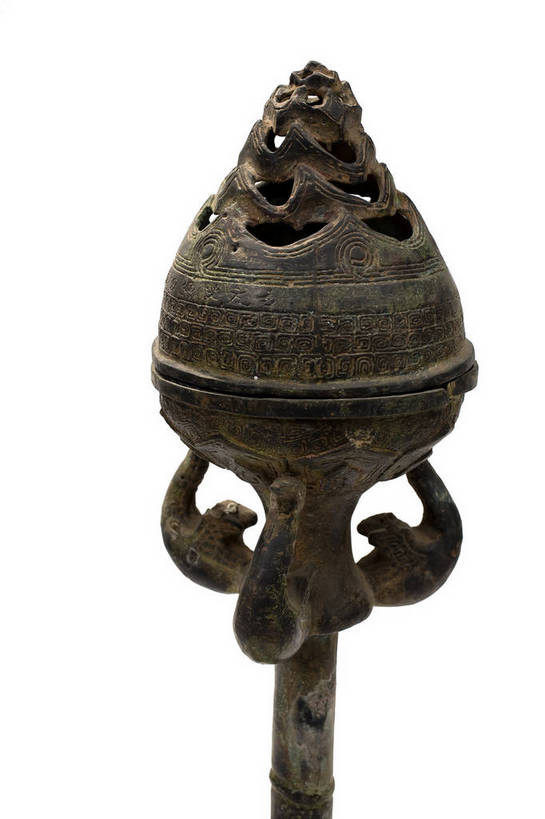 竖图,彩色,静物,中国,雕刻,图片,文化遗产,艺术品,历史,文物,装饰品,古代,一个,摄影,单个,古董,中国文化,东亚,熏香炉,青铜器,古远,古代文明,美术工艺,影棚拍摄,精油炉,香精炉,香熏炉,香薰炉,传统文化,西汉鎏金银竹节铜熏炉,西汉鎏金银竹节熏炉,西汉中期未央宫竹节熏炉,bj174