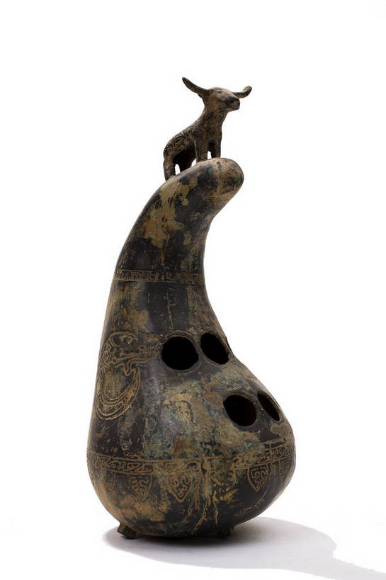 竖图,彩色,静物,中国,雕刻,图片,文化遗产,吹奏乐器,乐器,艺术品,历史,文物,装饰品,古代,一个,摄影,单个,古董,中国文化,东亚,青铜器,古远,古代文明,美术工艺,影棚拍摄,传统文化,簧管乐器,笙,立牛铜葫芦笙,bj174