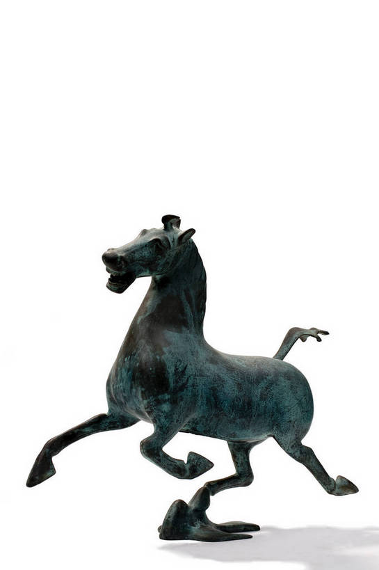 竖图,彩色,静物,金属制品,中国,金属,雕刻,图片,文化遗产,艺术品,历史,文物,装饰品,古代,一个,摄影,单个,古董,中国文化,东亚,青铜,青铜器,古远,古代文明,美术工艺,马踏飞燕,影棚拍摄,传统文化,青铜制品,马超龙雀,马踏飞鸟,铜奔马,bj174