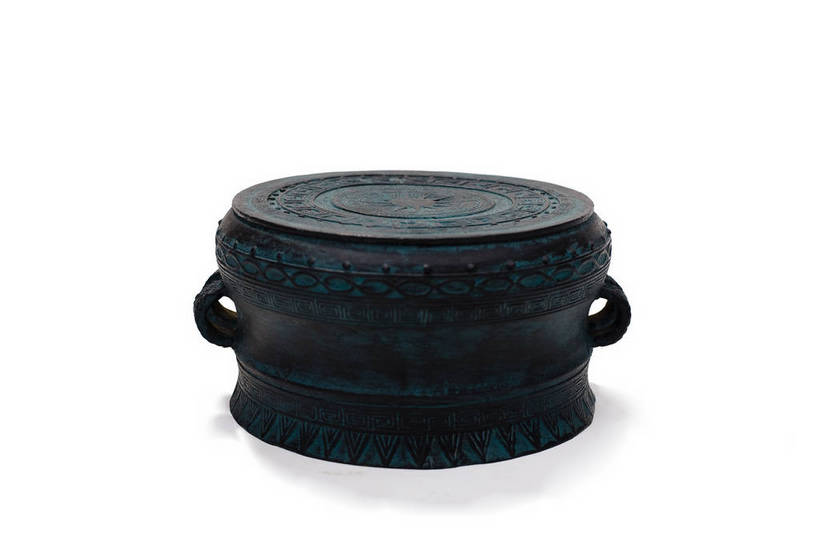 横图,彩色,静物,中国,雕刻,图片,文化遗产,鼓,乐器,艺术品,历史,文物,装饰品,古代,一个,摄影,单个,古董,打击乐器,中国文化,东亚,青铜器,古远,古代文明,美术工艺,影棚拍摄,传统文化,铜鼓,bj174