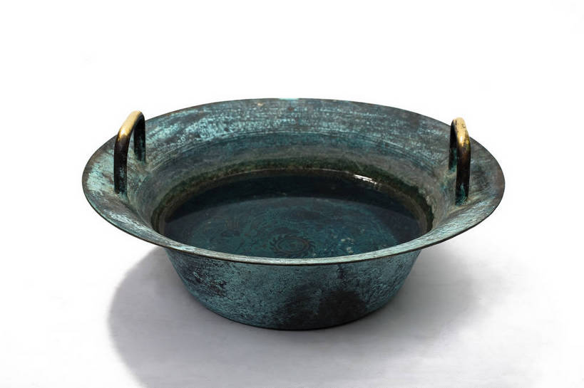 横图,彩色,静物,金属制品,中国,金属,盆,图片,文化遗产,艺术品,历史,文物,装饰品,古代,一个,容器,脸盆,碗,摄影,单个,古董,储藏,储存,中国文化,东亚,青铜器,古远,古代文明,美术工艺,影棚拍摄,贮存,传统文化,龙洗,鱼洗,bj174