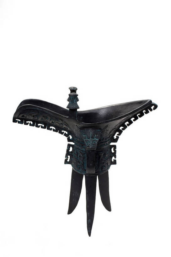 竖图,彩色,静物,杯子,中国,雕刻,图片,文化遗产,艺术品,历史,文物,装饰品,古代,一个,酒杯,摄影,单个,古董,中国文化,东亚,青铜器,古远,古代文明,美术工艺,影棚拍摄,传统文化,爵,爵杯,商妇好爵,bj174