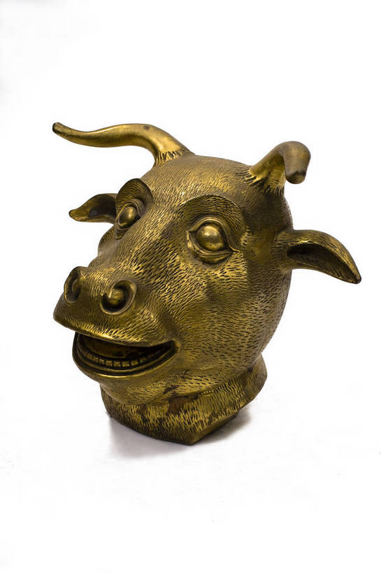 竖图,彩色,静物,雕塑,中国,艺术,装饰,雕刻,雕像,图片,文化遗产,艺术品,历史,文物,装饰品,古代,一个,工艺品,摄影,单个,古董,纪念,美术,中国文化,主题,陈列,东亚,功能,美学,青铜器,古远,古代文明,美术工艺,影棚拍摄,铜雕,传统文化,兽首,bj174