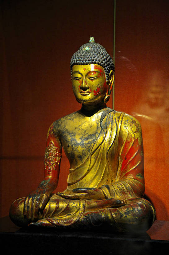 竖图,彩色,室内,特写,白天,旅游,度假,名胜古迹,标志建筑,地标,建筑,雕塑,中国,遗迹,佛像,图片,古迹,文物,娱乐,建设,佛,古建筑,石雕,享受,休闲,旅游胜地,放松,摄影,宗教,石像,中国文化,佛祖,古文明,东亚,佛陀,圣人,佛教创始者,乔达摩.悉达多,如来佛祖,释迦佛,释迦牟尼,我佛如来,传统文化,bj174