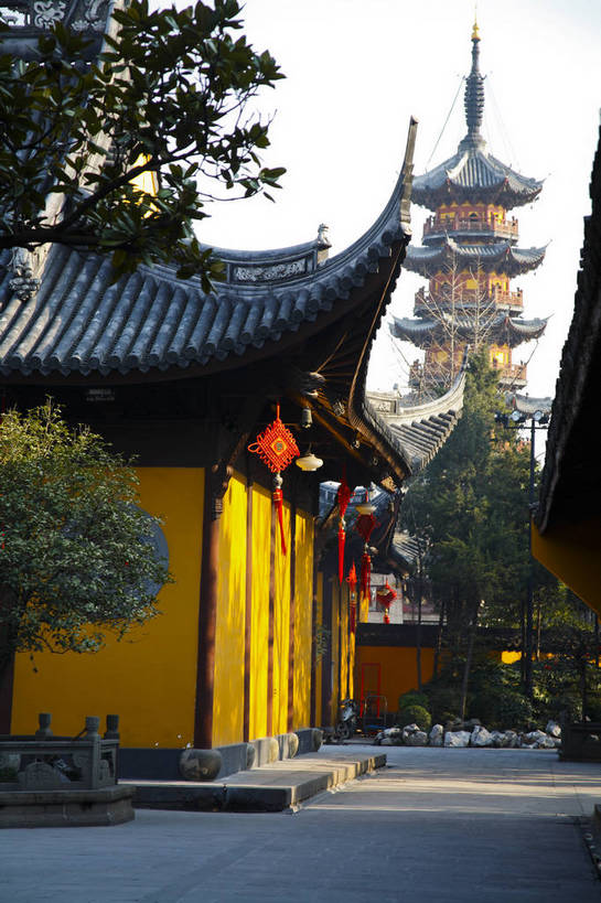 寺庙,竖图,彩色,室外,白天,旅游,度假,名胜古迹,标志建筑,地标,建筑,上海,中国,遗迹,图片,文化遗产,高塔,建筑群,塔,古典,古迹,文物,娱乐,建设,古建筑,古代,享受,休闲,旅游胜地,放松,摄影,宗教,佛教,信仰,中国文化,古文明,东亚,龙华寺,旅行,传统文化,飞檐,bj174