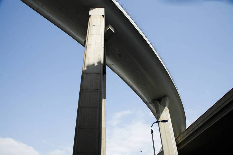 横图,彩色,室外,特写,白天,仰视,旅游,度假,名胜古迹,城市风光,标志建筑,城市,道路,地标,建筑,立交桥,路,公路,上海,中国,局部,遗迹,图片,高架,交通,古迹,文物,娱乐,建设,古建筑,享受,休闲,旅游胜地,放松,摄影,古文明,立体交通,东亚,马路,快速路,bj174