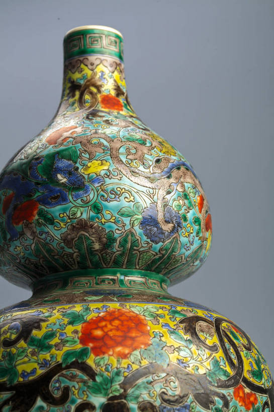 竖图,彩色,绘画,静物,花瓶,中国,彩绘,瓷器,图片,陶瓷,文化遗产,陶瓷制品,艺术品,历史,文物,装饰品,古代,一个,瓶子,工艺品,摄影,单个,古董,陶艺,中国文化,东亚,古远,彩釉,古代文明,美术工艺,画画,影棚拍摄,传统文化,葫芦瓶,bj174