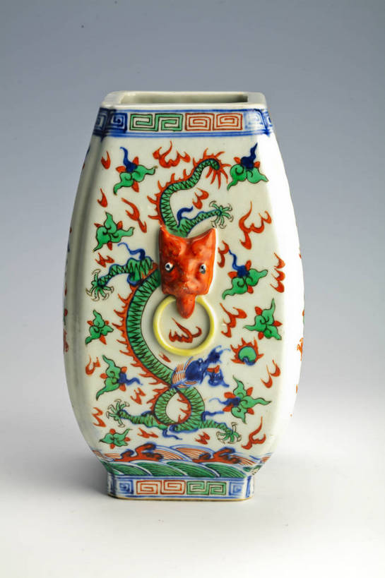 竖图,彩色,静物,中国,彩绘,瓷器,图片,陶瓷,文化遗产,艺术品,历史,文物,装饰品,古代,一个,工艺品,摄影,单个,古董,中国文化,瓷瓶,东亚,古远,彩釉,古代文明,美术工艺,影棚拍摄,传统文化,bj174