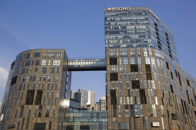 横图,彩色,室外,特写,白天,旅游,度假,名胜古迹,标志建筑,地标,建筑,北京,中国,亚洲,遗迹,图片,景观,首都,古迹,文物,娱乐,建设,古建筑,现代建筑,地标建筑,享受,休闲,旅游胜地,商务楼,放松,摄影,古文明,东亚,中华人民共和国,北京市,京,北平,华北地区,朝阳区,旅行,北京CBD,北京商务中心区,中国北京大北窑,北京建外SOHO,建外SOHO,bj174