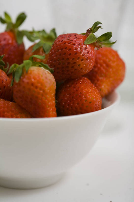 竖图,彩色,特写,白天,草莓,静物,水果,中国,亚洲,图片,食品,红色,碗,多个,竖,摄影,东亚,影棚拍摄,bj174