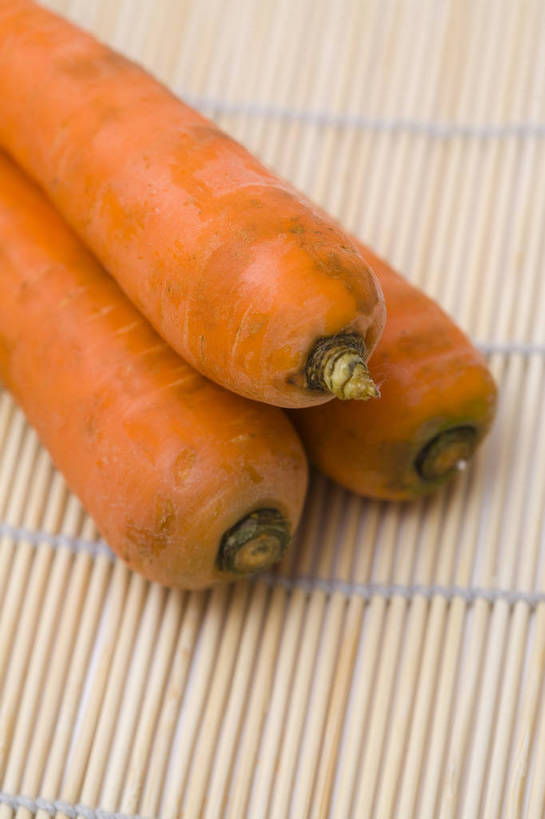 竖图,彩色,特写,白天,背景,胡萝卜,蔬菜,静物,中国,亚洲,图片,食品,食物,三个,竖,摄影,东亚,影棚拍摄,bj174